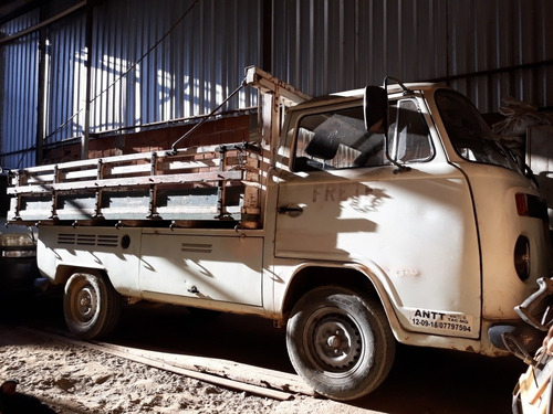 Imagem 1 de 6 de Volkswagen Kombi