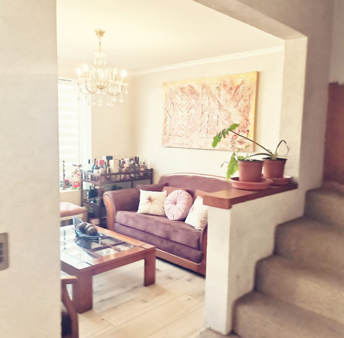 Remodelada, Con Termopanel Completa, En Condominio!