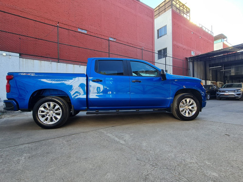 Chevrolet Silverado 5.3 V8 Custom Doble Cabina 4X4 At