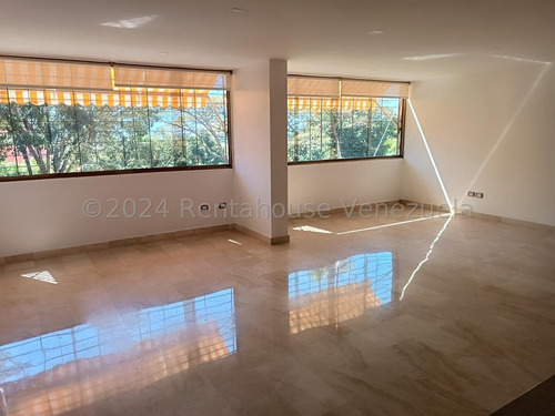 Apartamento En Venta En Sebucan Caracas Remodelado Pisos De Marmol Cocina Equipada