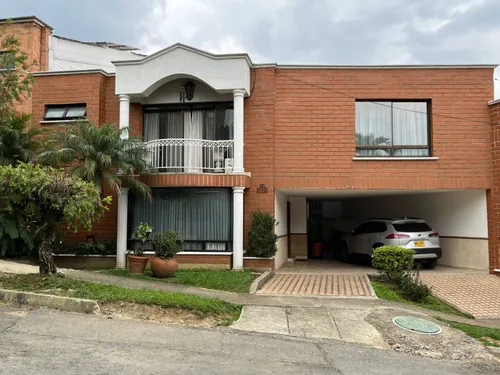 Casa En Venta En El Poblado. Cod V12459