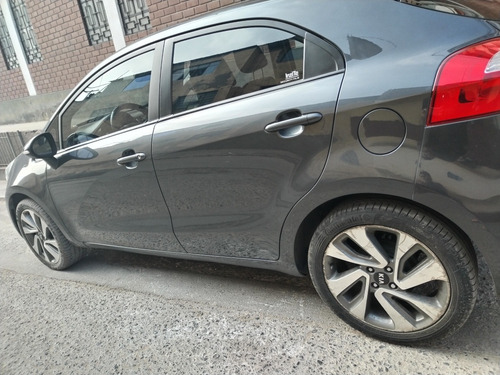 Imagen 7 de 15 de Kia Río Hashback 2017