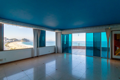 Cobertura Frente Ao Mar De Copacabana