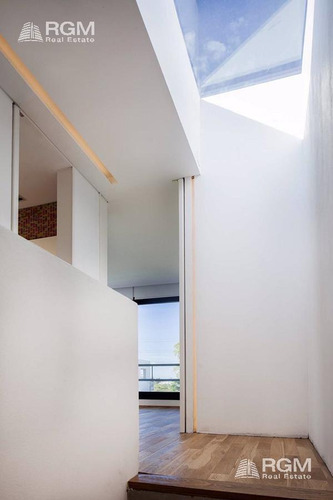Imagen 27 de 30 de Moderna Casa - Los Lagos