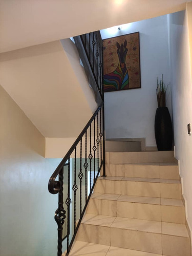 Imagen 12 de 19 de Hermoso Townhouse Urb El Parral Conjunto Res Costa Azul Jc-lp