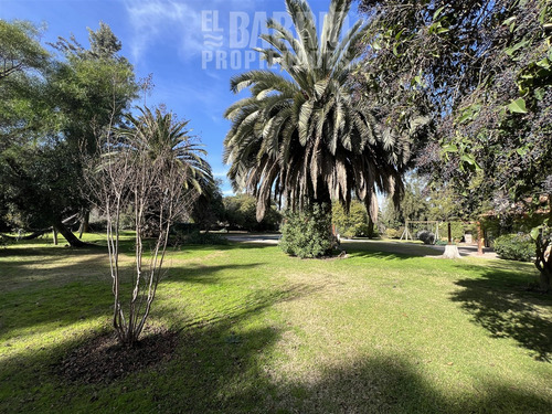 Casa En Venta En Chicureo, A Pasos Del Colegio Santa Cruz