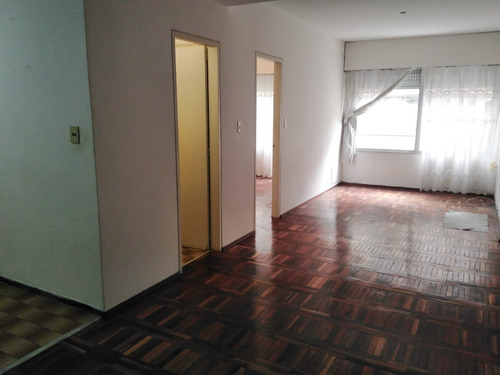 Imagen 2 de 9 de A 1 Cuadra De Plaza Independencia, 1 Dormitorio