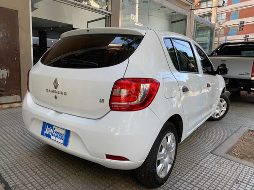 Imagen 5 de 10 de Renault Sandero 1.6 Expression 90cv 2017