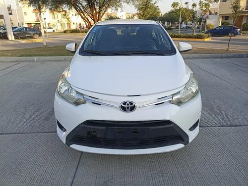 Toyota Yaris 1.5 Core Sedan Mt