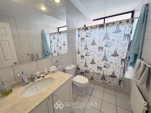 Departamento En Venta De 2 Dorm. En Las Condes