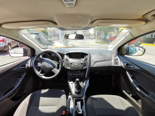 Imagen 11 de 12 de Ford Focus S Sedan 1894