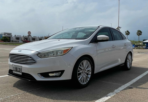 Ford Focus 2.0 Titanium At