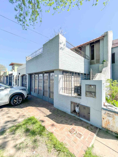 Casa En Venta En Pergamino Con Patio Y Cochera