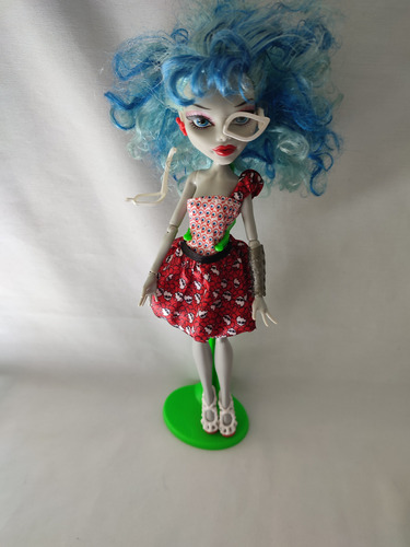 Monster High Ghoulia Yelps Dot Dead Gorgeous Mattel 