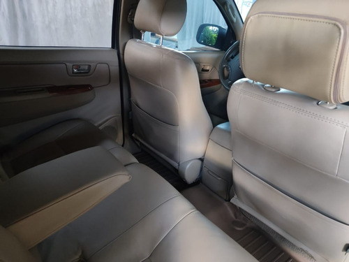 Toyota Fortuner Modelo 2011 Dorado
