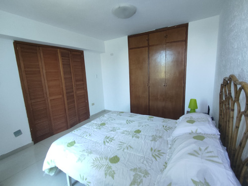 Apartamento Frente Al Mar En Playa Moreno Y Con Acceso Privado A La Playa