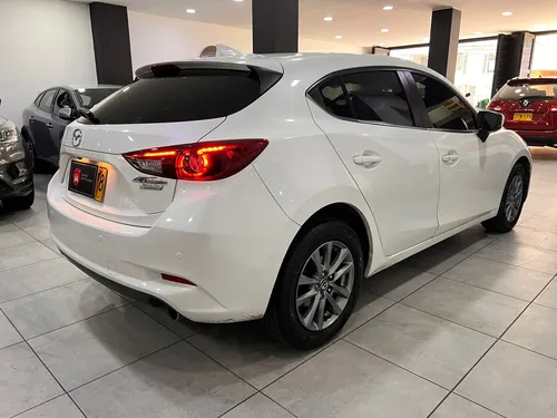 Mazda 3 2.0 Sport Touring