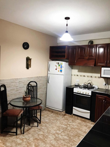 Complejo De Alquiler Temporario Con Piscina Climatizada