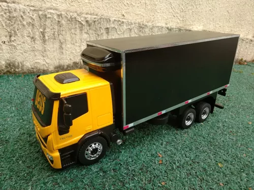 Miniatura Caminhão Iveco Arqueado