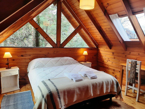 Aprovechá Promo Inicio Temprada Inv. 2025 !!!soñada!!! Cabaña De Montaña 4 Pax , Inmersa En Bosque Nativo De Robles. Zona Tranquila Y A Pocas Cuadras Del Centro .