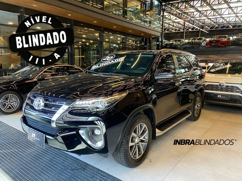 Toyota Hilux SW4 2.8 SRX 4X4 7 LUGARES 16V TURBO INTERCOOLER DIESEL 4P AUTOMÁTICO