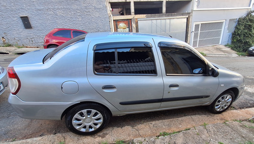 Renault Clio Sedan 1.0 16v Expression Hi-flex 4p