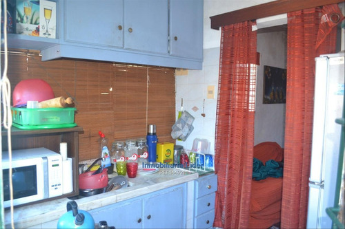 Casa 4 Dormitorios Y Apartamento Al Fondo