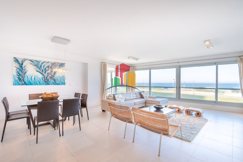 Venta Y Alquiler De Departamento Con Tres Dormitorios Mas Dependencia De Servicio En Torre Le Parc Playa Brava, Punta Del Este