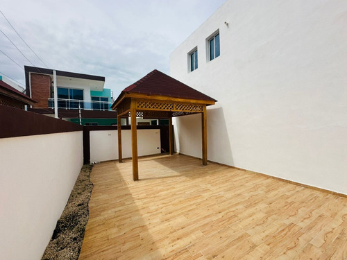 Se Renta Casa Con Piscina En San Isidro Prado Oriental
