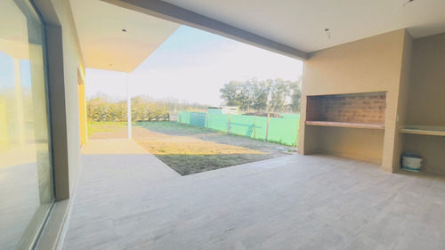 Imagen 10 de 30 de Casa 4 Ambientes Venta Santa Elena Pilar Del Este