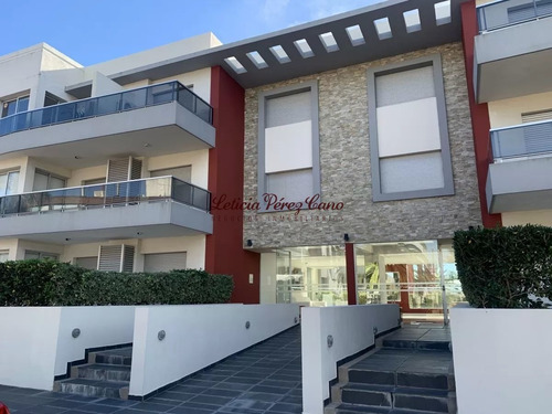 Imagen 2 de 12 de Venta Apartamento 3 Dormitorios En Peninsula, Punta Del Este