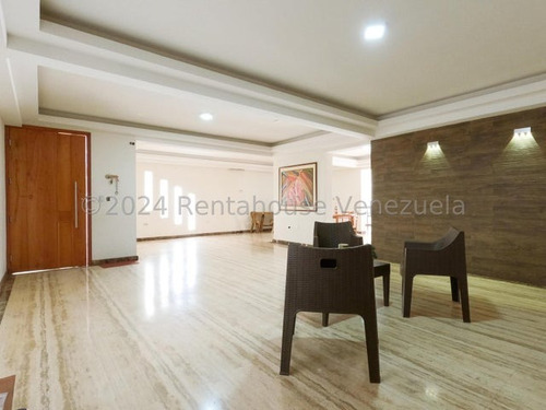 Ana Molleja Vende Majestuosa Casa De 3 Niveles Remodelada En Zona Este De Barquisimeto, Lara /akm/*