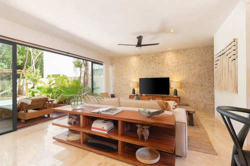 Imagen 2 de 24 de Casa De 4 Recámaras En Venta En Aldea Zamá, Tulum.
