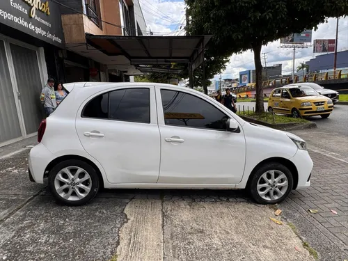 Nissan March 1.6 Sense