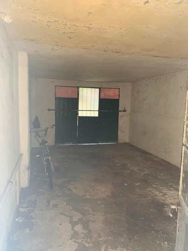 Cómoda Casa En Junín, Frente Boulevard Av. Libertad,
