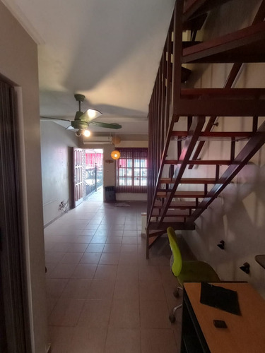 Dúplex De 3 Ambientes Con Entrada De Auto Cubierta