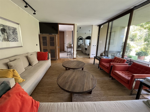 Casa En Arriendo De 5 Dorm. En Lo Barnechea