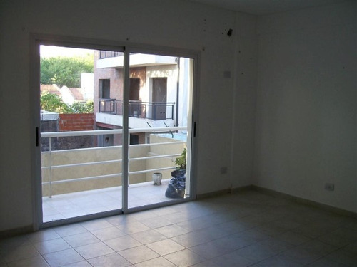 Departamento De 2 Ambientes Con Balcon