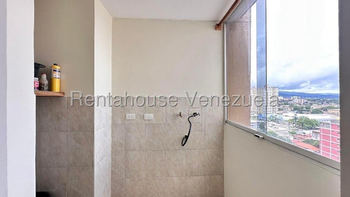 Apartamento En Venta Barquisimeto Centro Oeste, Fresco, Iluminado, Conjunto Privado Mls 26-299 Zulay González