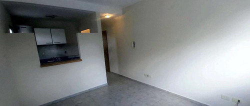 Imagen 8 de 9 de Departamento -1 Dorm. Av. 72 Entre 2 Y 3 La Plata