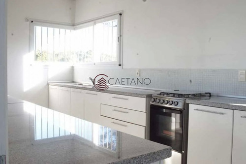 Imagen 6 de 13 de Hermosa Casa Amarilla De Dos Plantas Con Piscina! - Punta Del Este Rincón Del Indio