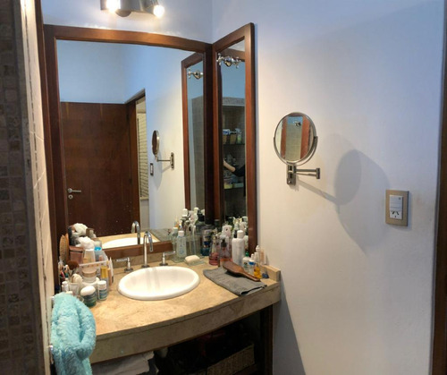 Venta - Casa 3dorm + Depto - Patio Y Pileta