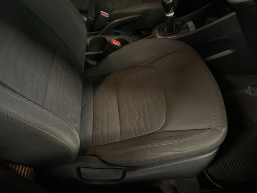 Imagen 21 de 23 de Kia Rio Summa