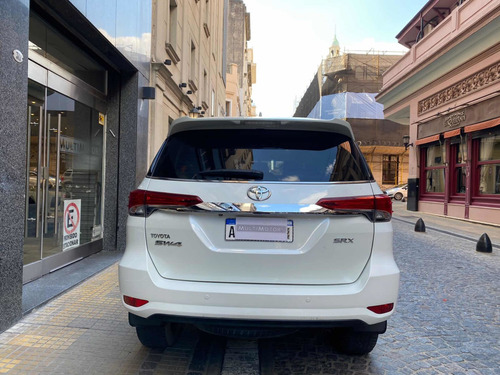 Imagen 17 de 25 de Toyota Sw4 2018 2.8 Srx 177cv 4x4 7as At Automatica Lucsc