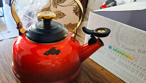 Chaleira Expresso De Hogwarts - Edição Limitada Le Creuset Vermelho