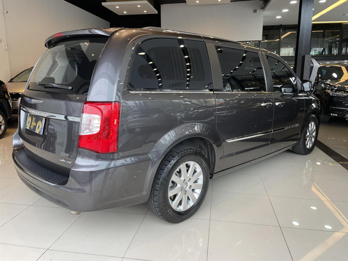 Imagem 4 de 16 de Chrysler Town & Country Limited 3.6 V6 Gasolina Automático