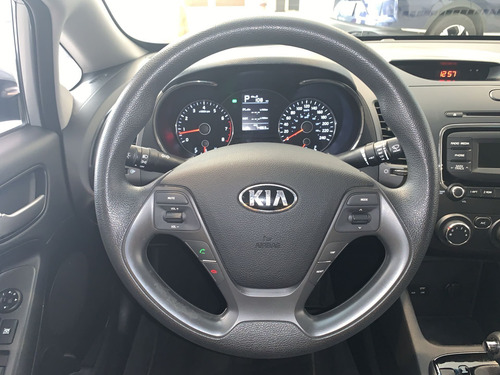 Imagen 14 de 15 de Kia Forte 2018 2.0 L 4 P At