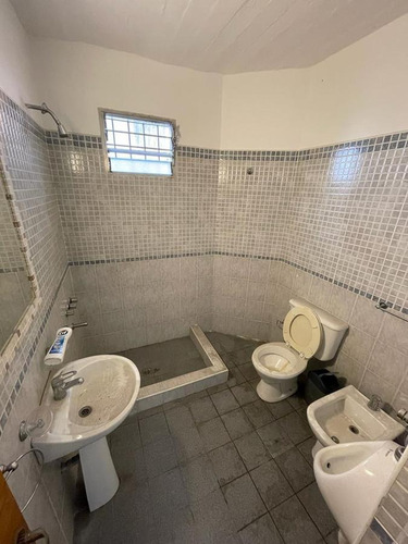 Imagen 10 de 10 de Galpon/local En Alquiler De 230m2 - Avellaneda