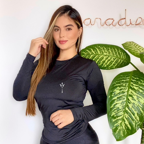 Imagen 4 de 4 de Camibuso Dama Manga Larga En Licra Para Deportes Y Natación.