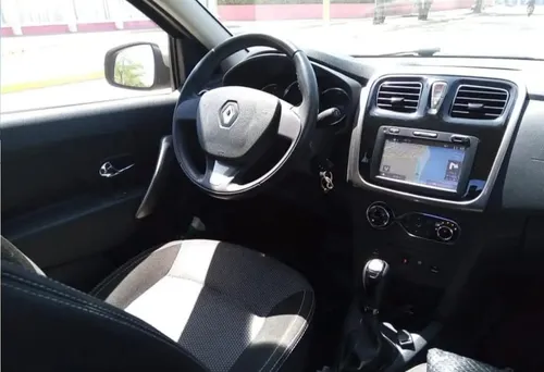 Renault Logan 1.6 Privilege / Intens